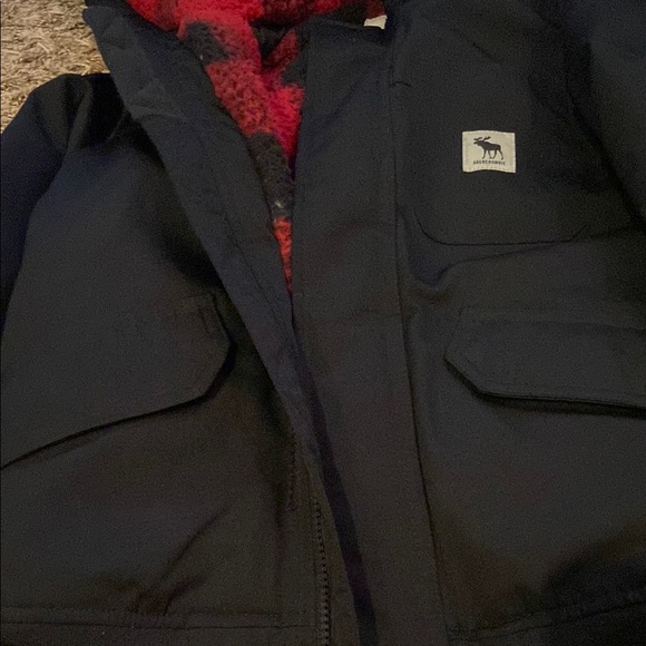Abercrombie Kids Black Jacket with Buffalo Red Plaid Lining - LIKE NEW - Picture 4 of 4